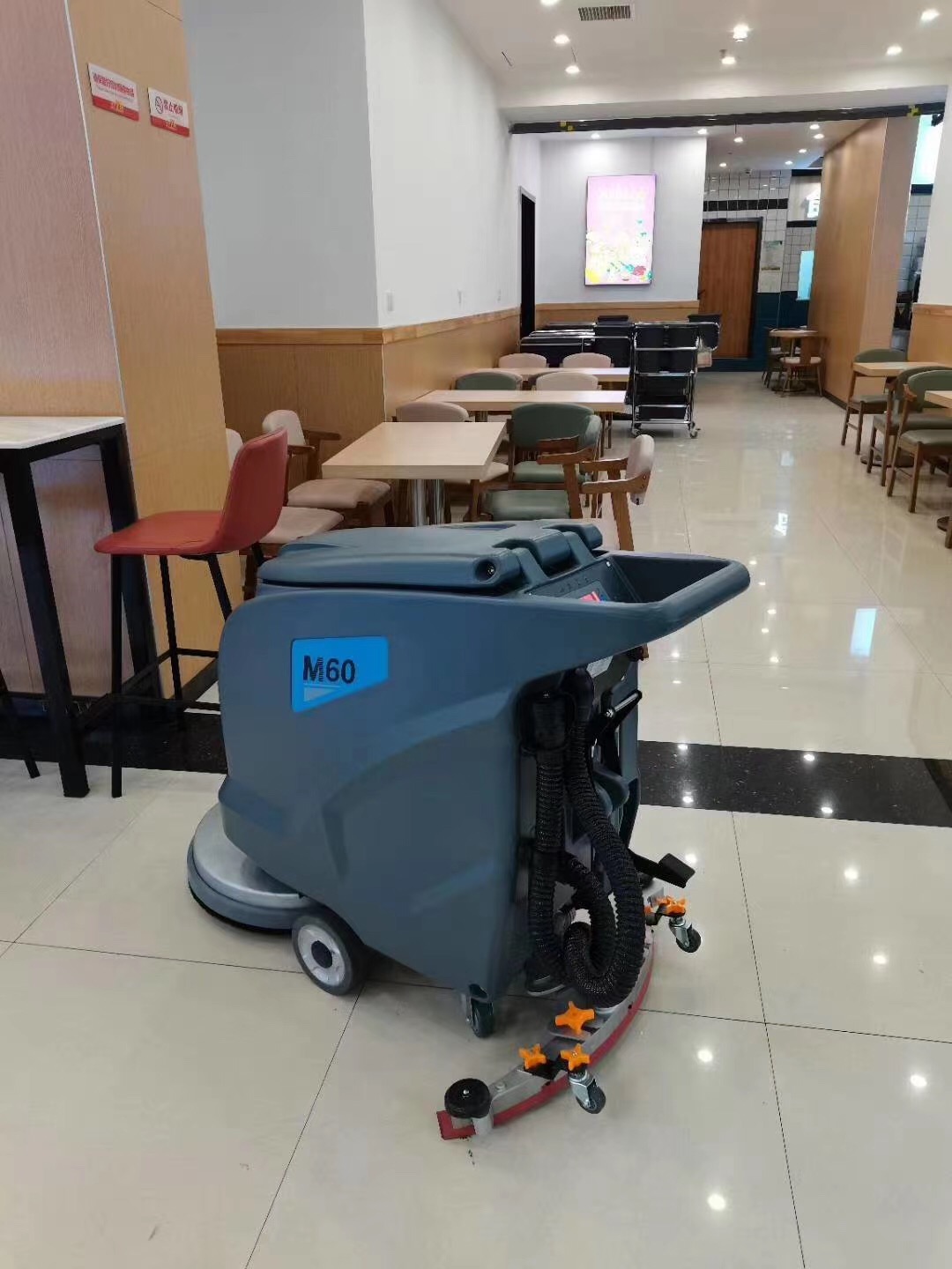 美食街廣場清潔洗地機