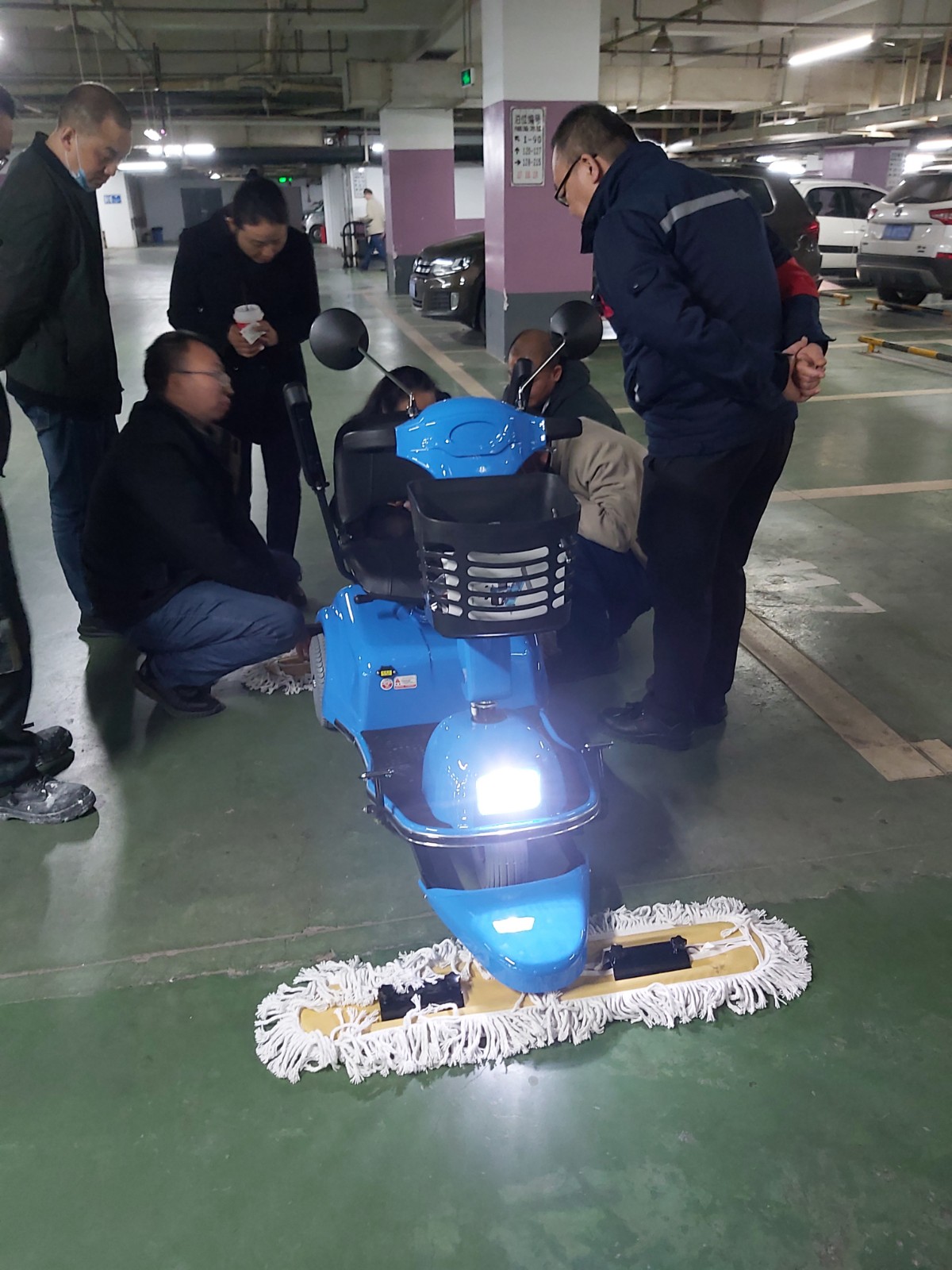 電動駕駛塵推車培訓