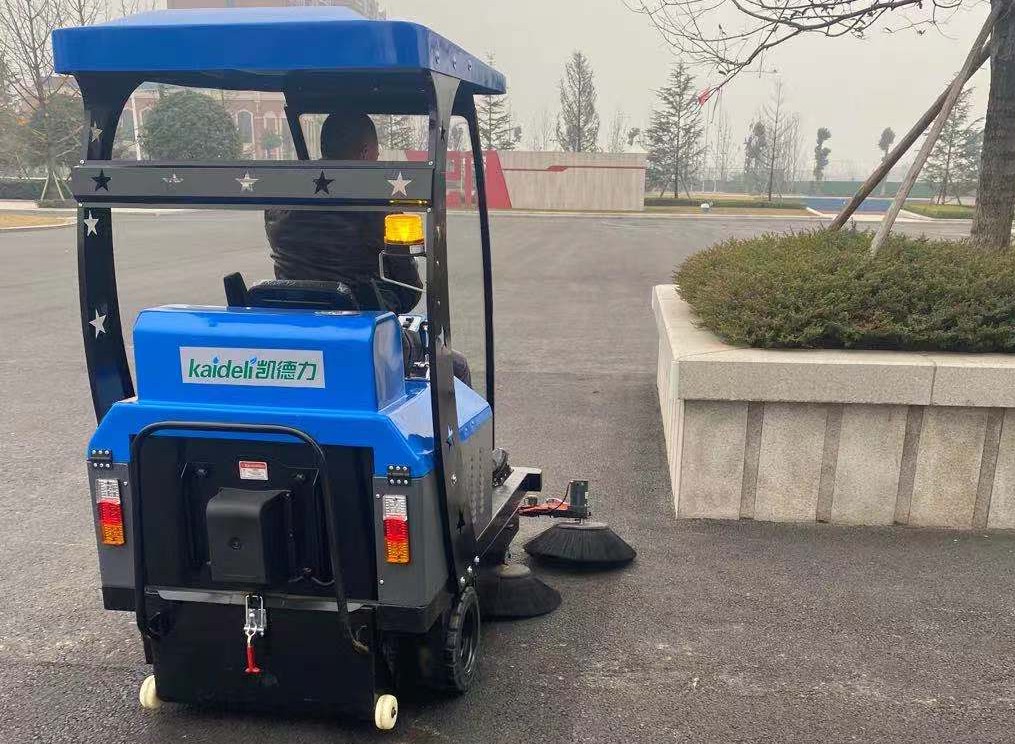 巴川中學使用掃地機